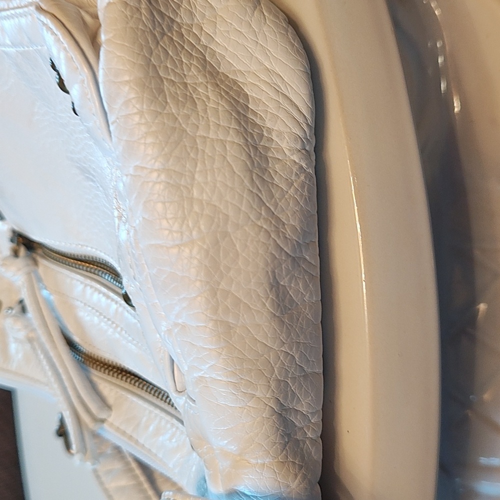 White Bruno purse - Picture 9 of 12